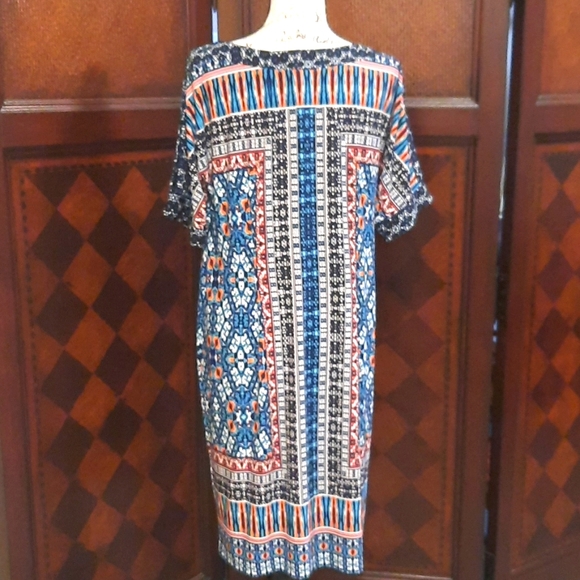 Cold Shoulder Geometric Print Dress - Picture 5 of 9